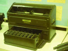 4965.jpg (2858381 bytes)